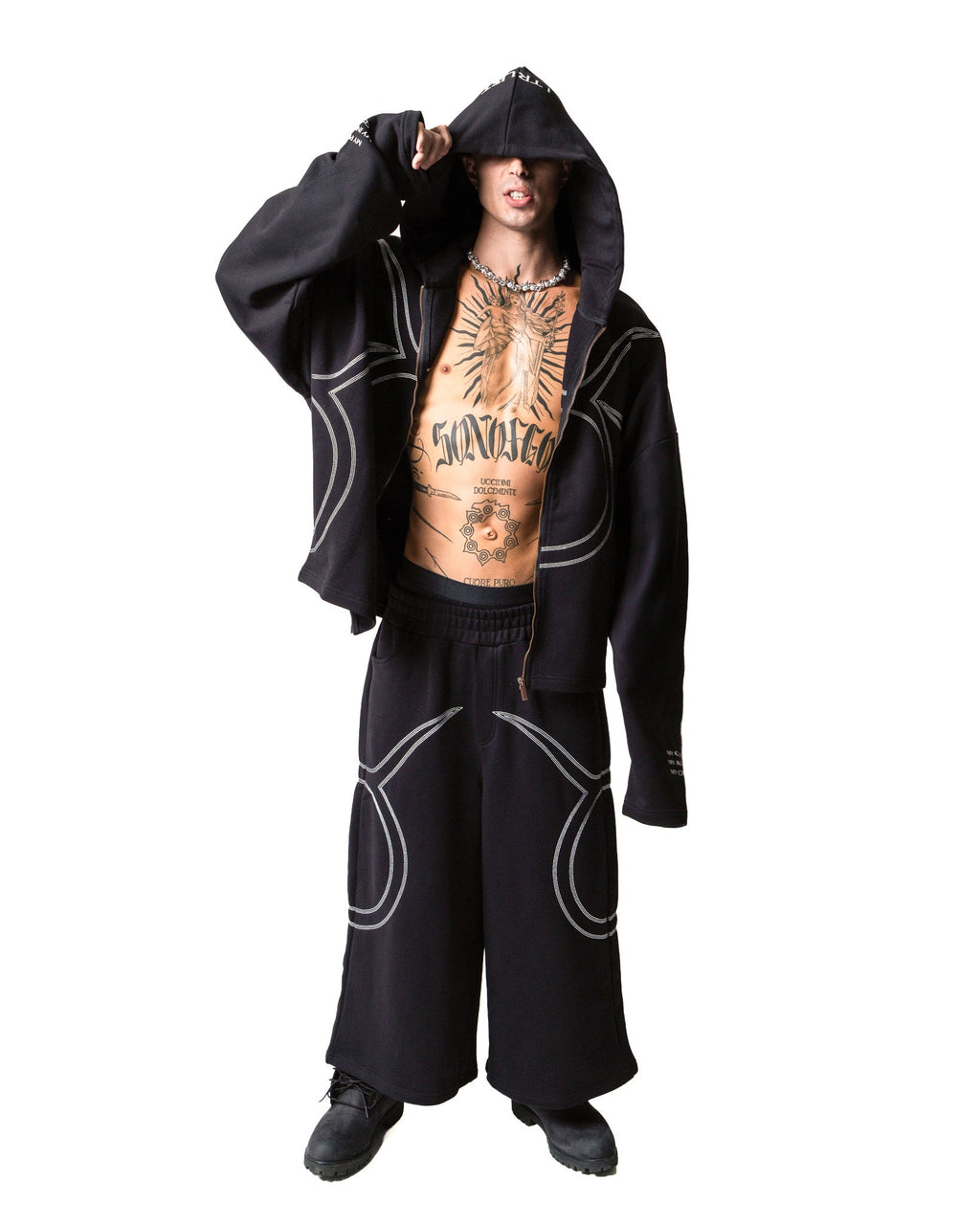 GARCIAS Dreams Jumper black – Front full-length view