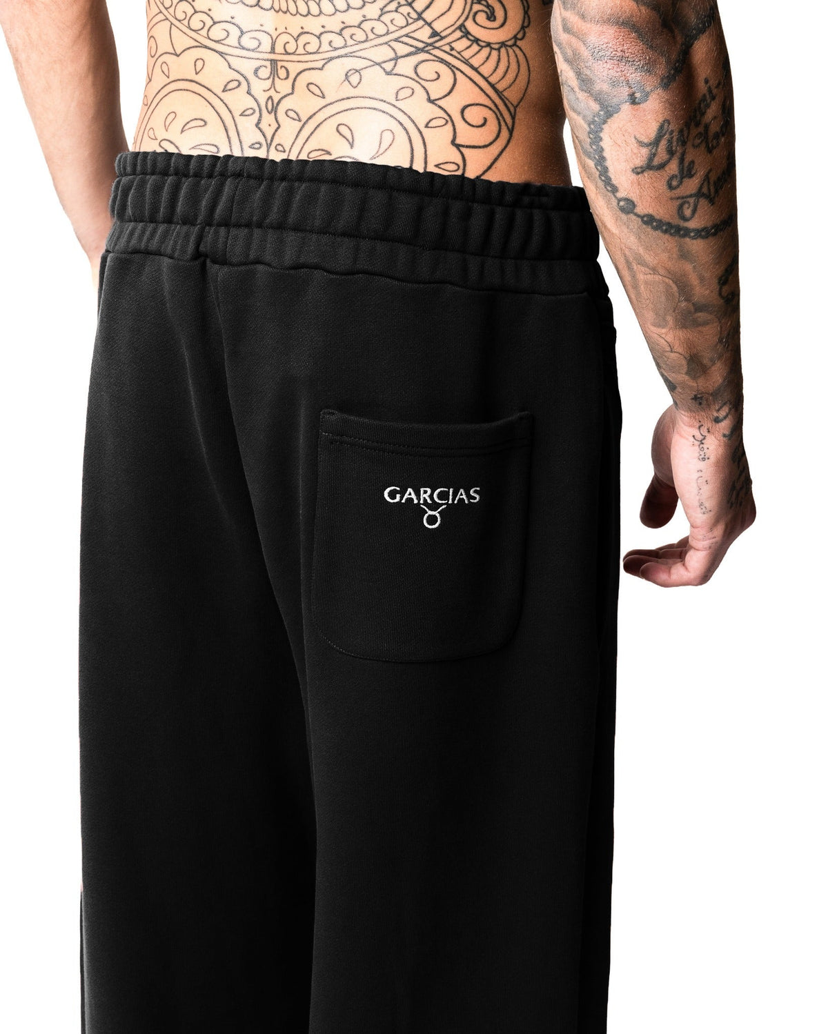 GARCIAS Kasey Pants Black – Rear patch pocket with embroidered logo