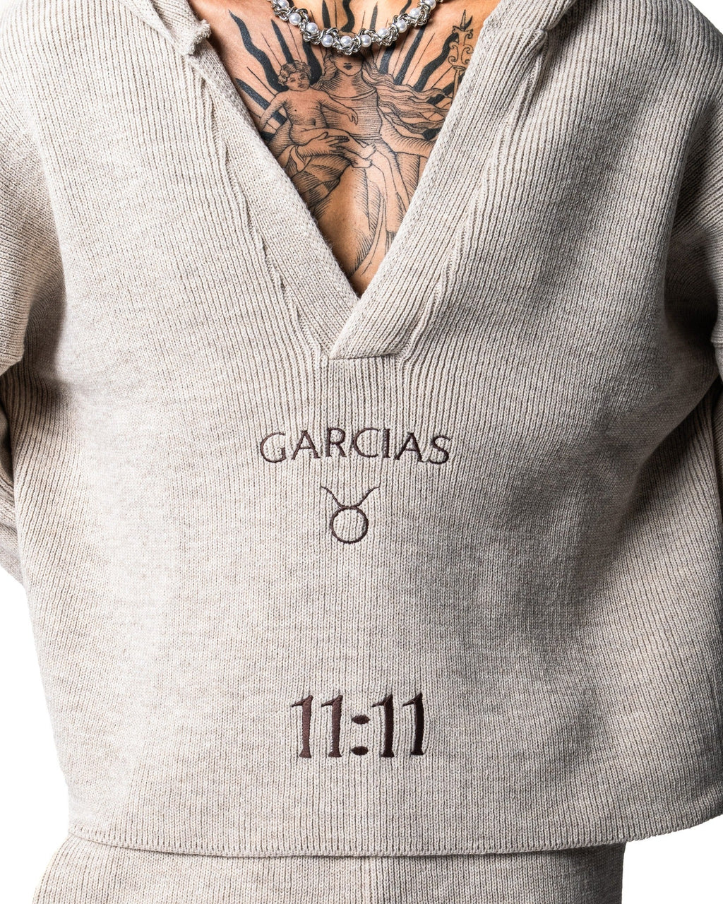 GARCIAS Nick Knit Jumper oatmeal – GARCIAS embroidery close-up