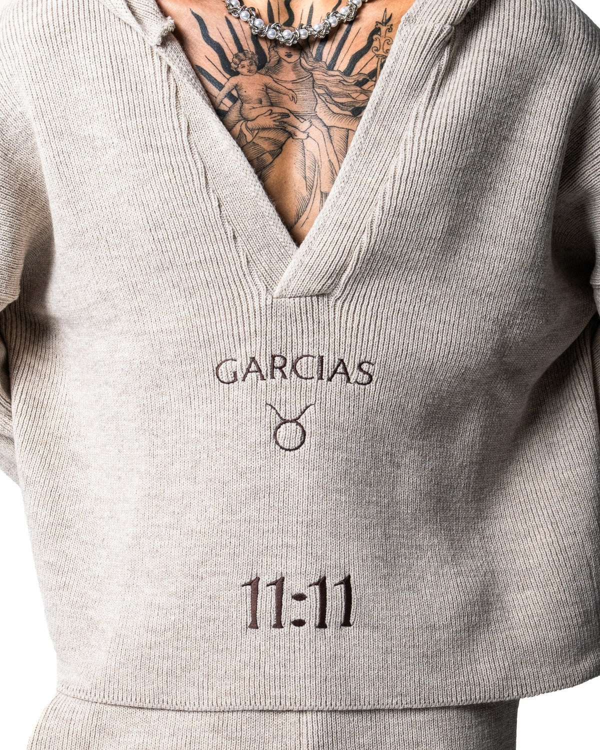 GARCIAS Nick Knit Jumper oatmeal – GARCIAS embroidery close-up