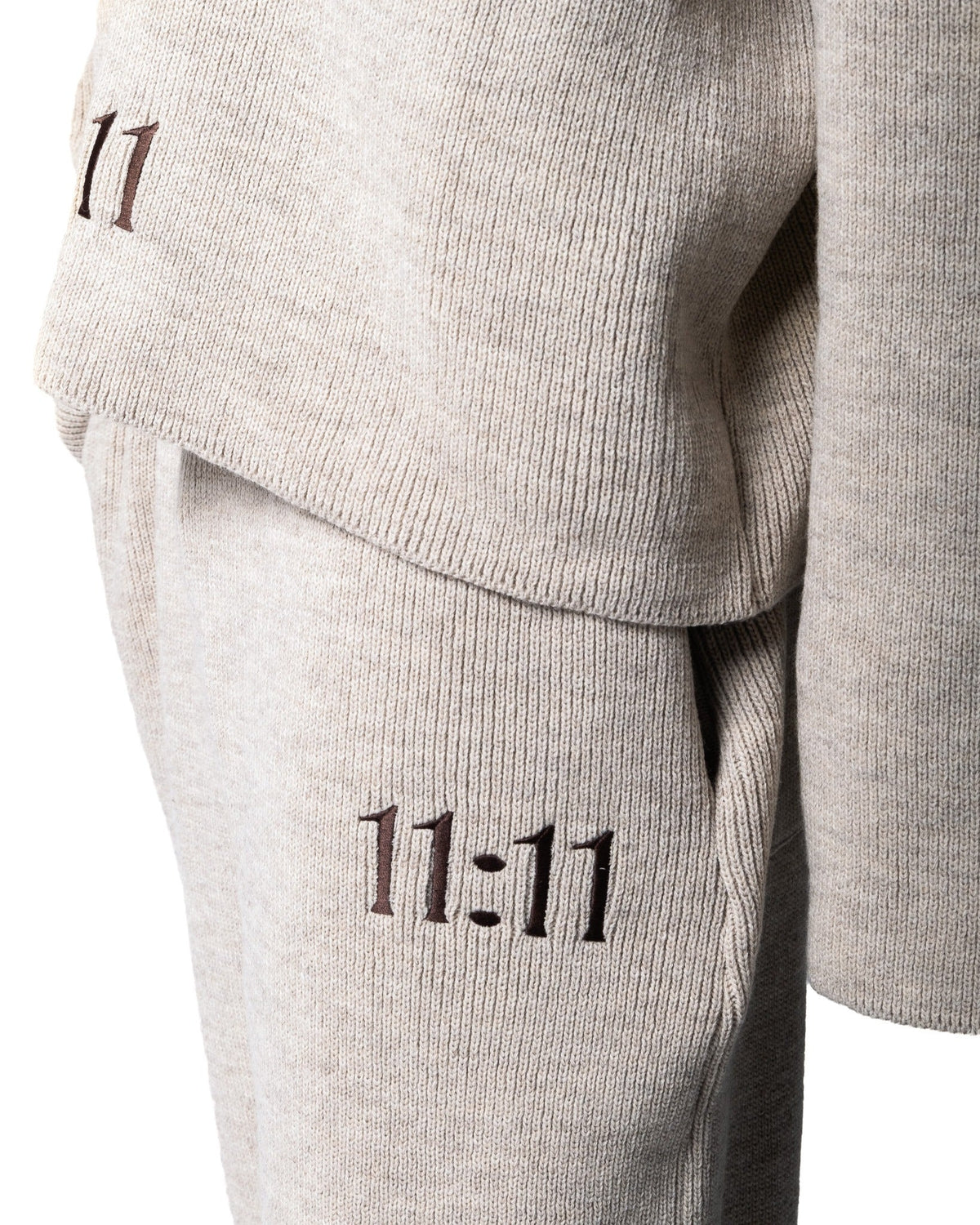 GARCIAS Nick Knit Pants oatmeal beige – 11:11 thigh embroidery